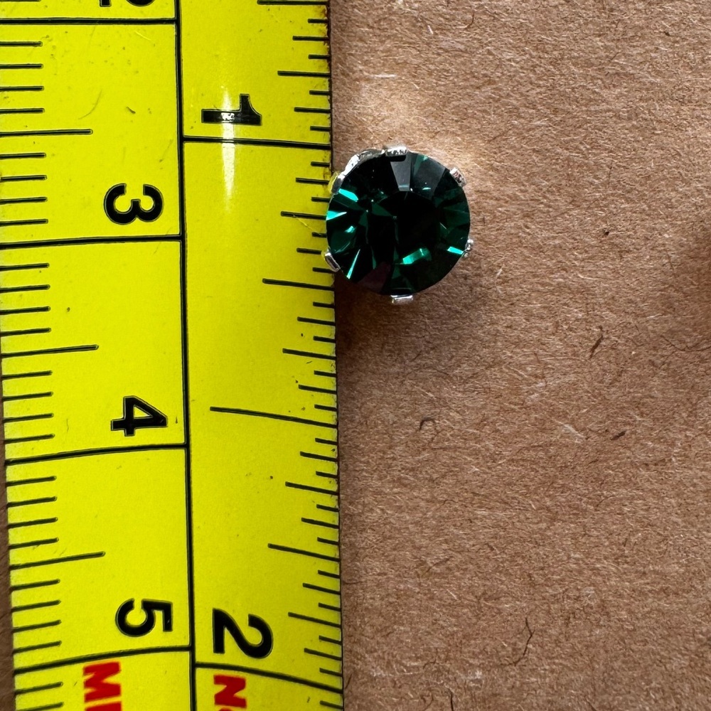 Swarovski Emerald Green Crystal Earrings - Picture 3 of 4